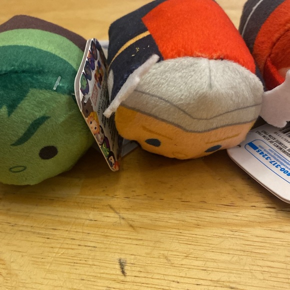 Disney Marvel Tsum tsums set of 4 3 in Black Widow Black Panther Hulk & Thor NWT - Picture 4 of 6